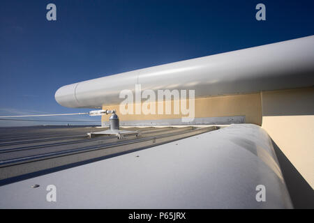 Il centro di distribuzione - dettaglio del tetto del magazzino Foto Stock