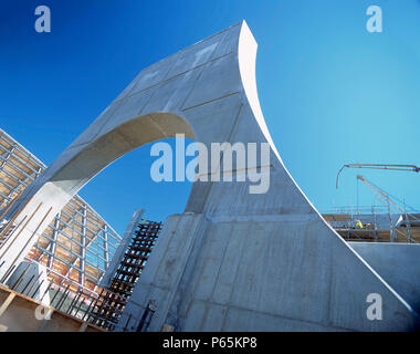 Falkirk Wheel in costruzione che mostra la parete di calcestruzzo struttura, Scotland, Regno Unito. Il Falkirk Wheel è il primo worlds e solo ruotando b Foto Stock