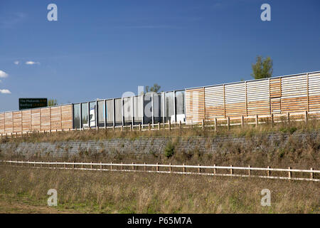 A14 barriera acustica, Cambridge, Inghilterra, Regno Unito Foto Stock