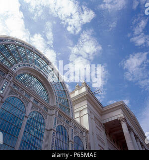 Esterno della Royal Opera House. Covent Garden, Londra, Regno Unito. Foto Stock