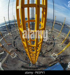 Chiusura del supporto del tetto durante la costruzione del Millennium Dome di Greenwich, London, Regno Unito Foto Stock