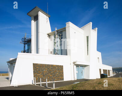 L'iconico di £ 5 milioni di Newport passerella pedonale della città è stato inaugurato nel settembre 2006. Il piede e il ponte del ciclo è 70m (229ft) alta e si estende per 145 metri (476 F Foto Stock
