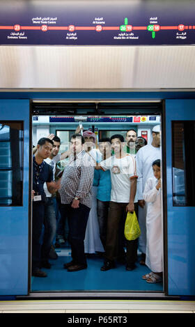 Emirati Arabi Uniti Dubai monorotaia passeggeri, Settembre 2009 Foto Stock