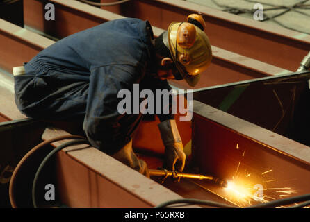 Saldatura acciaio strutturale travi. Foto Stock