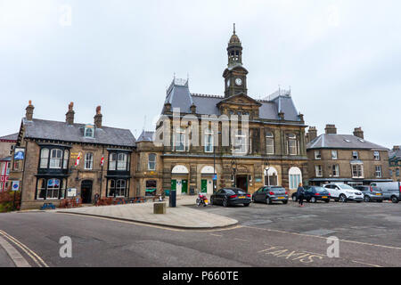 Buxton Municipio e la piazza del mercato, Derbyshire Foto Stock