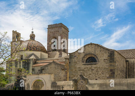 La chiesa dell Immacolata Concezione a Barumini, Sardegna, Italia. La chiesa, risalente al XVI secolo, è costruita in stile tardo-gotico forme. Foto Stock