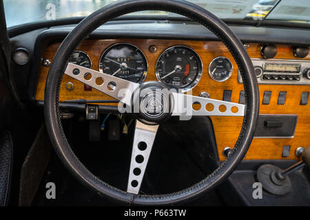 Interno di una vettura sportiva Lotus Elan S4,1968. Mostra 31. Oldtimertage Berlin-Brandenburg (31 Berlin-Brandenburg Oldtimer giorno). Foto Stock