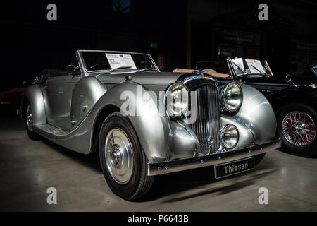 Rara auto Lagonda V12 Drophead Coupe, 1938. Foto Stock