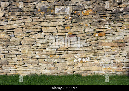 Muro a secco costruiti con Mendip Somerset pietre, Somerset, Inghilterra, Regno Unito. Foto Stock