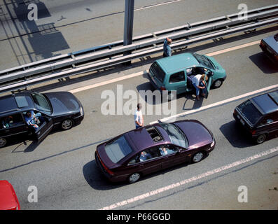 Holiday Ingorgo, San Gottardo autostrada (vicino al villaggio di Wassen), il Cantone di Uri in Svizzera Foto Stock