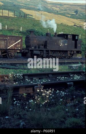 Merthyr Vale Colliery, Aberfan nel Mid Glamorgan, South Wales con No.1, un 0-6-0T costruito da Andrew Barclay di Kilmarnock nel 1953. Nel 1966, uno dei c Foto Stock