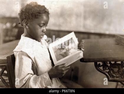 Una pupilla di piacevole Scuola Verde, Pocahontas County, Marlinton, West Virginia. Da Lewis Wickes Hine, 1874-1940, fotografo 1921. Foto Stock