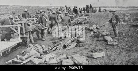 Soldati canadesi al frontline durante la guerra mondiale una evacuazione feriti vittime. 1917 Foto Stock