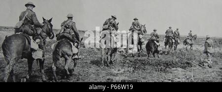 Canadese di soldati di cavalleria presso il fronte durante la Prima guerra mondiale. 1917 Foto Stock