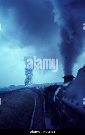 Un vapore merci trasportata su Shap banca presi dal pavimento di un BR standard di classe 4, 4-6-0 assegnato alla Tebay specificamente per il settore bancario i dazi su t Foto Stock