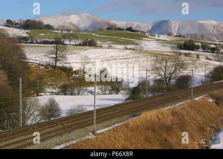 Una vista della West Coast Main Line railway vicino a Grayrigg, Cumbria. Regno Unito. 2003. Foto Stock