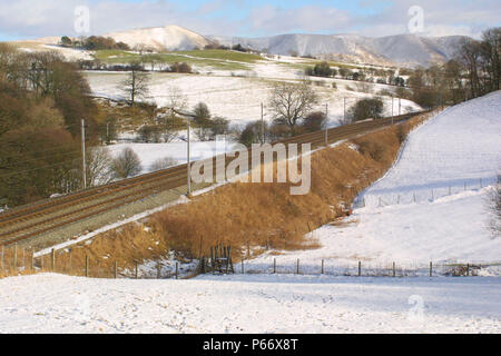 Una vista della West Coast Main Line railway vicino a Grayrigg, Cumbria. Regno Unito. 2003. Foto Stock