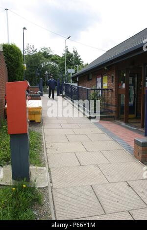 Ingresso alla stazione di halifax hx6 2np, West Midlands, mostrando biglietto automatizzato della macchina. 2007 Foto Stock