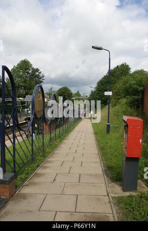 Ingresso alla stazione di halifax hx6 2np, West Midlands, mostrando biglietto automatizzato della macchina. 2007 Foto Stock