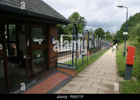 Ingresso alla stazione di halifax hx6 2np, West Midlands, mostrando biglietto automatizzato della macchina. 2007 Foto Stock