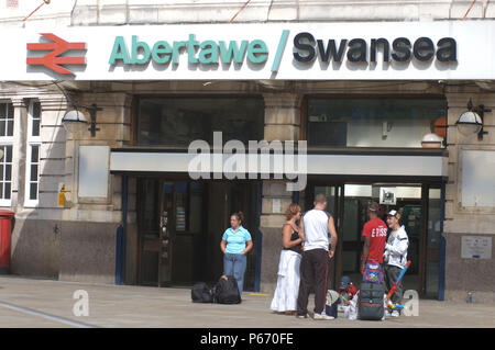 La Great Western Railway 2004. Stazione di Swansea, vista esterna. Foto Stock