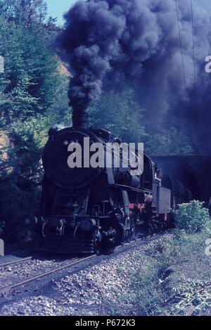 Un bagno turco di Ferrovie dello Stato tedesco costruito G8  2-8-0 a lavorare sul isolato colliery rete basata a Eregli sulla costa del Mar Nero in agosto 1976. Foto Stock