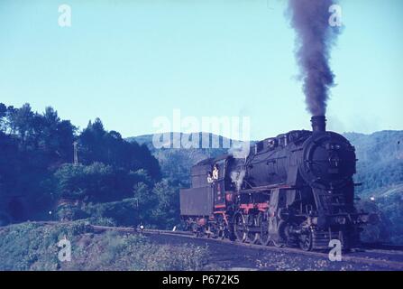 Un bagno turco di Ferrovie dello Stato tedesco costruito G8  2-8-0 a lavorare sul isolato colliery rete basata a Eregli sulla costa del Mar Nero in agosto 1976. Foto Stock