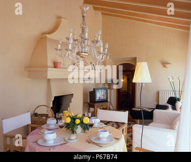 Vista di un steso tavolo da pranzo Foto Stock