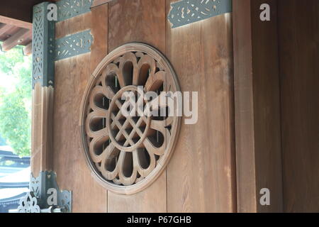 Intaglio del legno in Meiji Jingu, Giappone Foto Stock