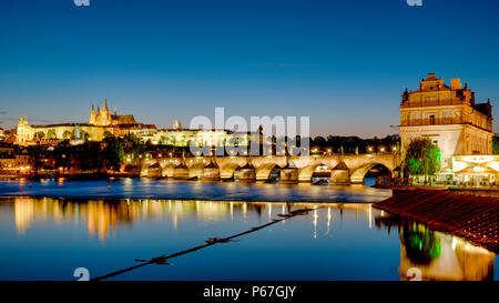 Charles Bridge, Praga, Repubblica Ceca Foto Stock