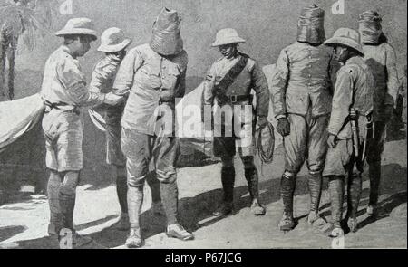 Sommergibile tedesco officer guarda attraverso un periscopio; la prima guerra mondiale 1916 Foto Stock