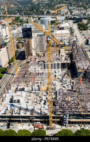 Grande cantiere con gru a torre, Hollywood, Los Angeles, California, Stati Uniti d'America Foto Stock