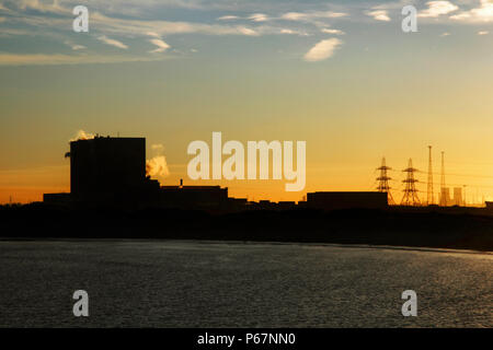 Hartlepool Power Station è una centrale nucleare situata sulla riva nord della foce del Fiume Tees, 2,5 mi (4,0 km) a sud di Hartlepool Foto Stock