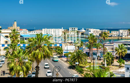 Viale Lungomare di Algeri, la capitale dell'Algeria Foto Stock