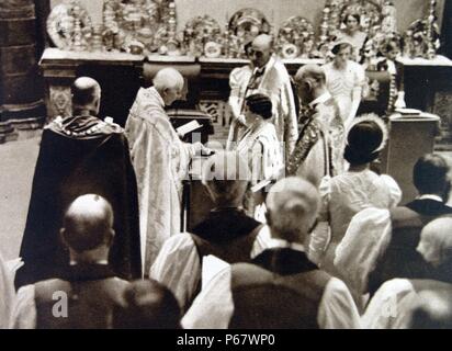 Incoronazione di British King George VI nella Westminster Abbey. George VI (Albert Frederick Arthur George; 14 Dicembre 1895 - 6 febbraio 1952) re del Regno Unito e signorie del Commonwealth Britannico dal 11 dicembre 1936 fino alla sua morte. Egli è stato l'ultimo imperatore di India e il primo Capo del Commonwealth Foto Stock