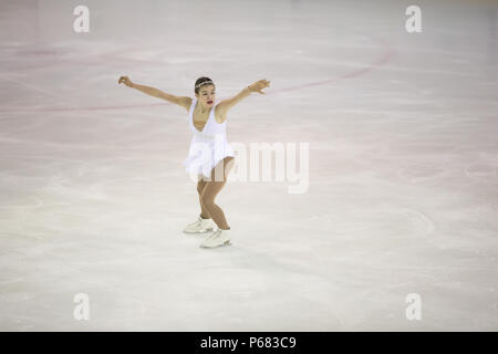 La Bielorussia, Gomel, 3 marzo 2018. Palazzo del ghiaccio. Concorsi nel pattinaggio di figura tra i bambini.atleta giovane pattinatore pattini il programma. Foto Stock