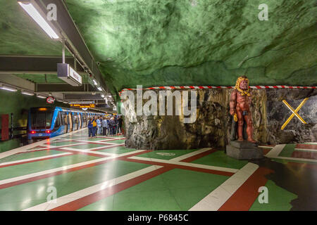 Arte su Kungstradgarden stazione della metropolitana, Stoccolma, Svezia Foto Stock