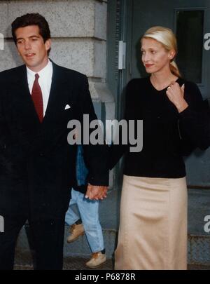 John Kennedy & moglie Carolyn Bessette 1996 foto da John Barrett-PHOTOlink.net / MediaPunch Foto Stock