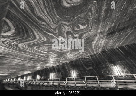 Soffitto e ponte di legno nel Museo delle Miniere di Sale di Turda, Contea di Cluj, Romania Foto Stock