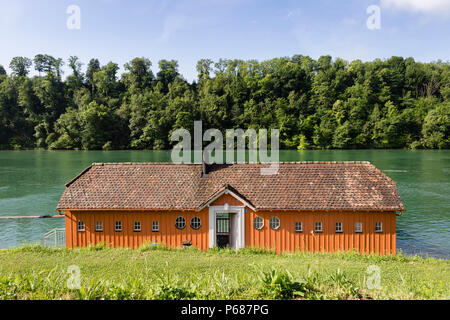 Reno outdoor vasca, Eglisau, Canton Zurigo, Svizzera Foto Stock