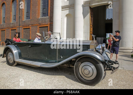 Londra, Regno Unito. Il 28 giugno, 2018. S.a.r. il principe Michael di Kent test drive un 1932 Rolls Royce Phantom II a giudicare della sfolgorante Concours d'éléphant flotta di veicoli personalizzati presso il Royal Hospital Chelsea. Credito: amanda rose/Alamy Live News Foto Stock