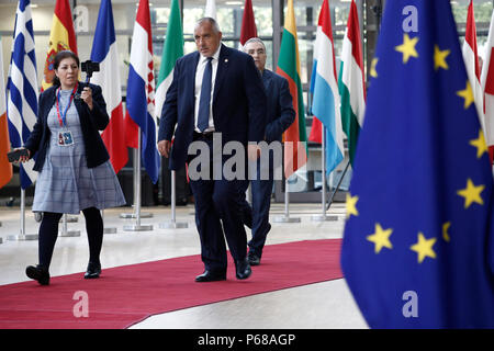 Bruxelles, Belgio su Jun. 28, 2018. Boyko Borissov, il Primo Ministro di Bulgaria arriva per un incontro con i dirigenti dell'Unione europea. Foto Stock