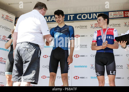 Northumberland, Regno Unito. Il 28 giugno, 2018. Charlie Tanfield del Canyon Eisberg prende l'oro in U23 Mens gara Credito: Dan Cooke Credito: Dan Cooke/Alamy Live News Foto Stock