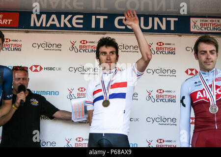 Northumberland, Regno Unito. Il 28 giugno, 2018. Geraint Thomas di Team Sky prende l'oro in Elite gara Mens Credito: Dan Cooke Credito: Dan Cooke/Alamy Live News Foto Stock