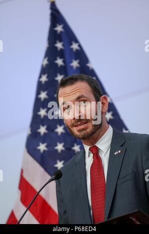 Parigi, Francia. 28 GIU, 2018. Ambasciata degli Stati Uniti d'America a Parigi, Francia, la data di ricezione presso la residenza dell'ambasciatore, Jamie McCourt, American Independence Day #Luglio4Parigi, la 242anniversario degli Stati Uniti e il terzo centenario di New Orleans. Credito: Ania Freindorf/Alamy Live News Foto Stock