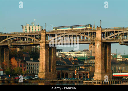 Tyneside servizi operati da Arriva Trains Nord a nome del Tyne & Wear Metro includono questo Pacer azionato Hexham - servizio di Middlesbrough visto cross Foto Stock