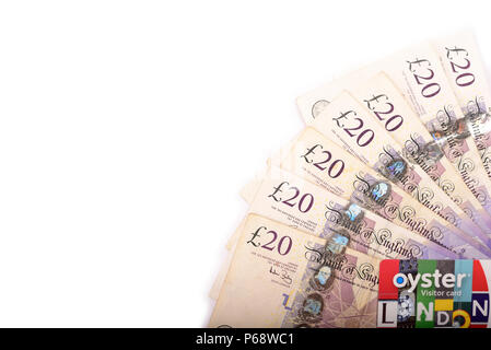 British 20 libbre carta moneta nota su sfondo bianco Foto Stock