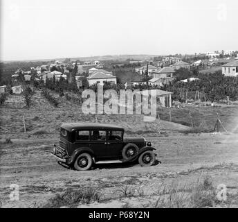 Fotografia di Bnei Brak città situata su Israele il Mediterraneo centrale pianura costiera, appena ad est di Tel Aviv, nel dan regione metropolitana e Tel Aviv distretto. Datata 1936 Foto Stock