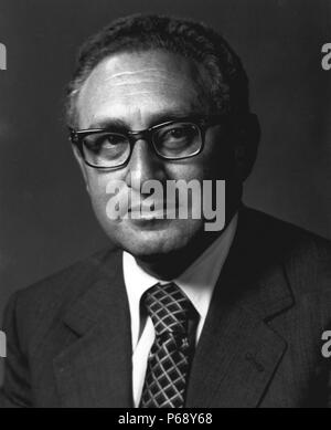 Fotografia di Henry Alfred Kissinger (1923-) diplomatico americano e lo scienziato politico. Un destinatario del Premio Nobel per la pace. National Security Advisor e più tardi in concomitanza come Segretario di Stato presso le amministrazioni dei presidenti Richard Nixon e Gerald Ford. Datata 1973 Foto Stock