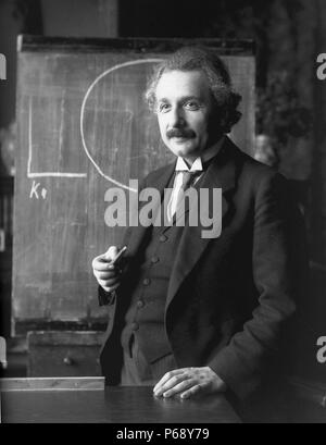 Fotografia di Albert Einstein (1879-1955) tedesco-nato fisico teorico e filosofo della scienza. Datata 1921 Foto Stock